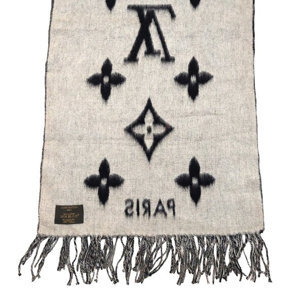 LOUIS VUITTON LV Reykjavik Black & Grey Reversible Scarf - Picture 11 of 13